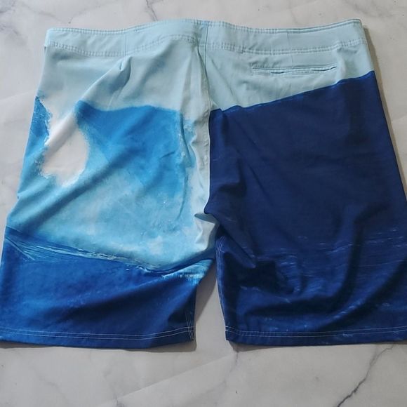 Printed Old Navy Board Shorts - Picture 2 of 4